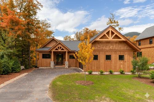 Lincoln House | Luxurious Mountain Retreat Hot Tub Pool Table
