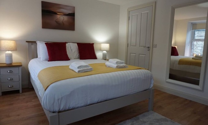 Lecemy House | ★ LUXURIOUS & NEW | in the heart of Donegal Town ★