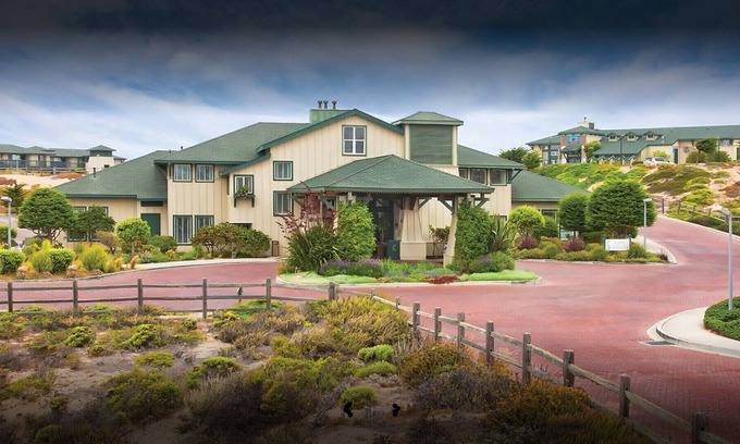 Marina Resort | Luxurious Ocean Front Resort with Great Amenities