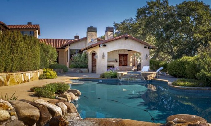 Monterey House | Luxurious & Peaceful 6 bedroom Home w/Pool - 5acre