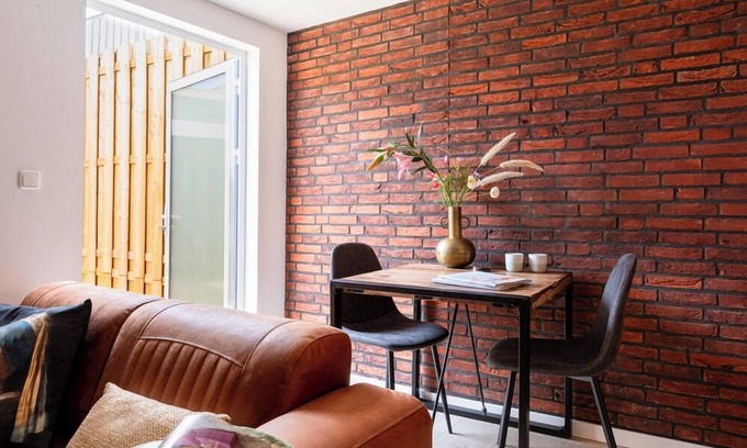 Tilburg House | Luxurious room, newly renovated bathroom, free use of kitchen en washer, and easy to go to the unive