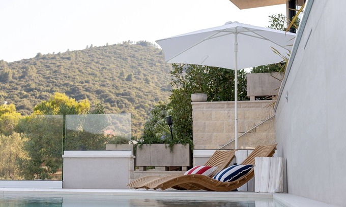 Zrnovo Villa | Luxurious Seafront Villa | 4 Bedrooms | Villa Sea la Vie | Phenomenal Marina.