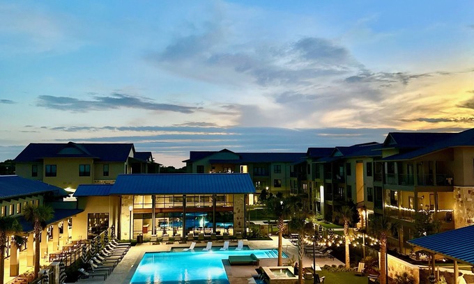 Gruene Apartment | Luxurious stay at Gruene