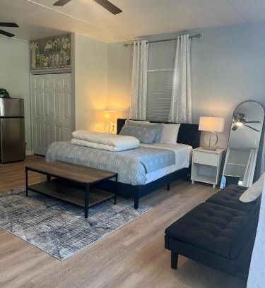 Tallahassee House | Luxurious Super Spacious Home