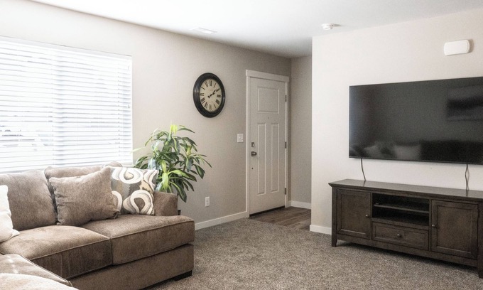 Idaho Falls House | Luxurious Townhome Suites Near Airport #4