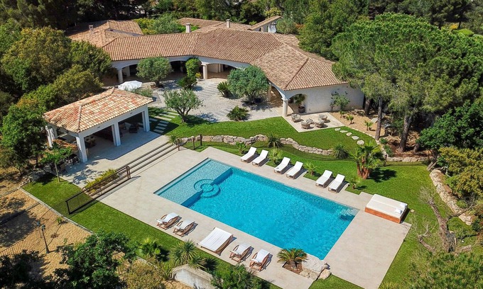 Les Brugassieres Villa | Luxurious Villa in the Golf of ST Tropez