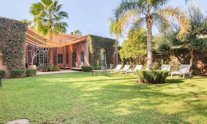 El Aggada Villa | Luxurious Villa exclusively in Marrakech with peaceful swimming pool not overlooked