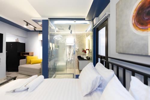 Heliopolis Apartment | Luxury 1BD Studio wz Jacuzzi 5min to Airport, Massager