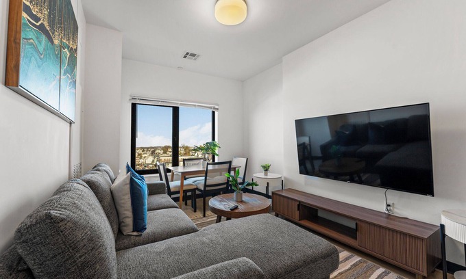 Everett Apartment | Luxury 1BR near Boston 3721