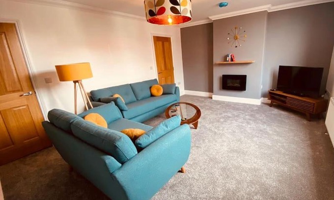 Carlisle Apartment | Luxury 2 bed apt 4 mins from M6 J44 pet friendly,