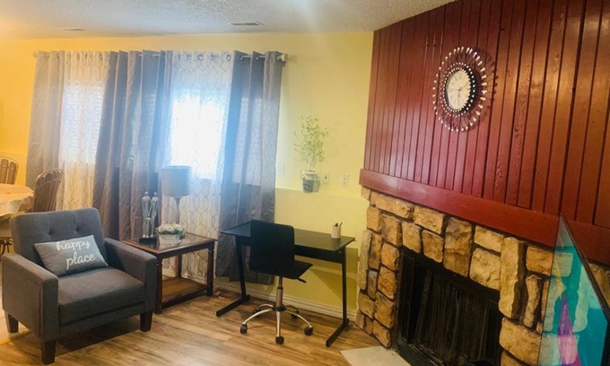 Southeast Colorado Springs Apartment | Luxury 2 bedroom rental place with a fireplace