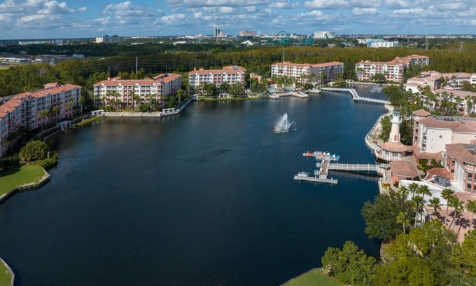 Williamsburg Condo | Luxury 2-Bedroom Villa at Marriott’s Grande Vista Resort Near Disney& ThemeParks