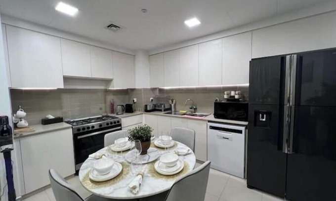 Bur Dubai Apartment | Luxury 2BR w/Pool, Gym & Balcony – Zahra Breeze
