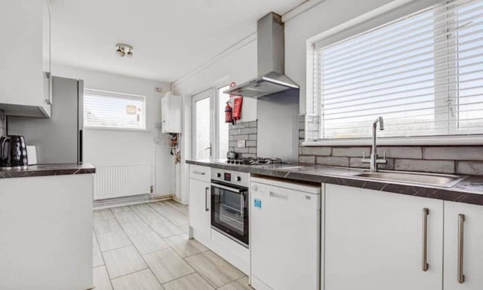 Brighton House | Luxury 3 Bedroom Home in Brighton