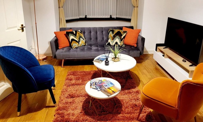 Calder Bridge Apartment | Luxury 3 Bed Hse Close to Beach Free WiFi Netflix
