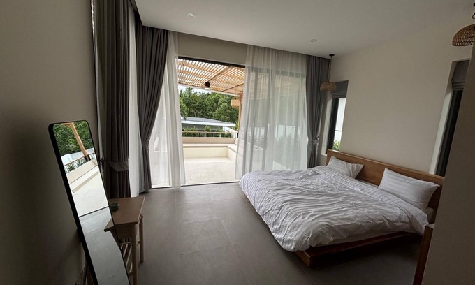 Hin Hong Villa | Luxury 3-bedroom villa with a large private pool in prime location - Koh Phangan