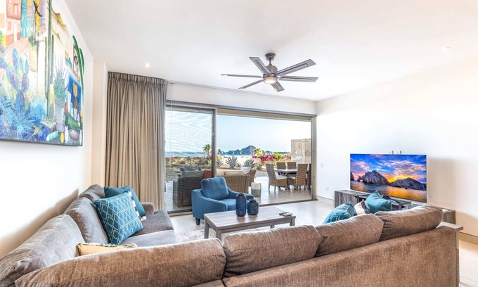 El Tezal Apartment | Luxury 3 BR Condo+Spacious Terrace & BBQ! Ronival