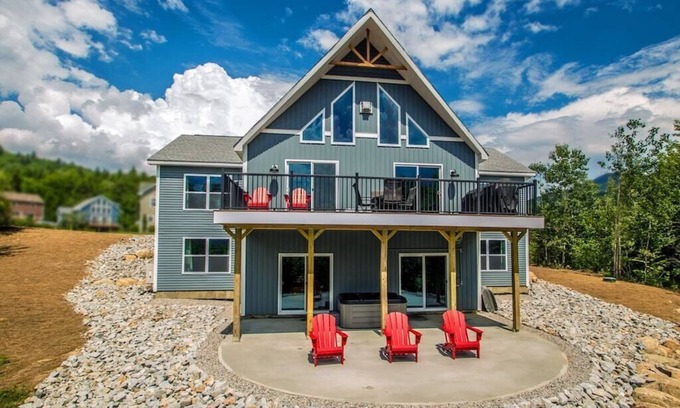 Intervale House | Luxury 3700 sf Home with Mountain Views, Hot Tub, Sauna, Game Room