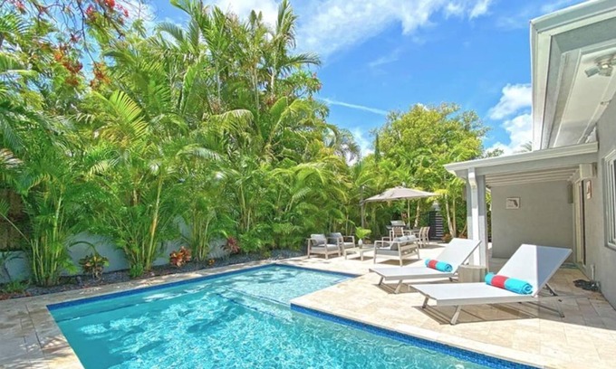 Victoria Park House | Luxury 3br/3ba Family Pool Home In Heart Of It All