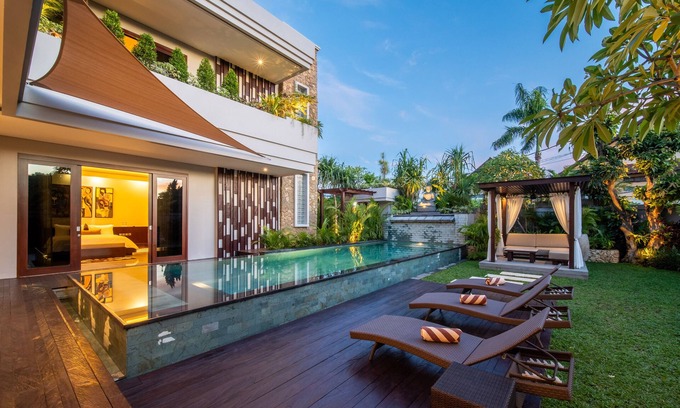 Taman Griya Villa | Luxury 3BR villa private pool near Uluwatu Bingin beach Jimbaran Nusa Dua beach.