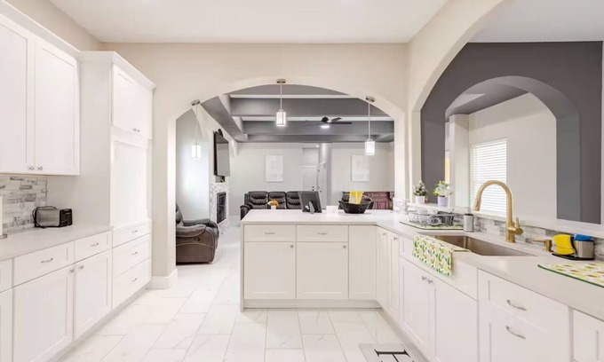 Red Rock House | Luxury 3Story Private Pool 8BR Retreat