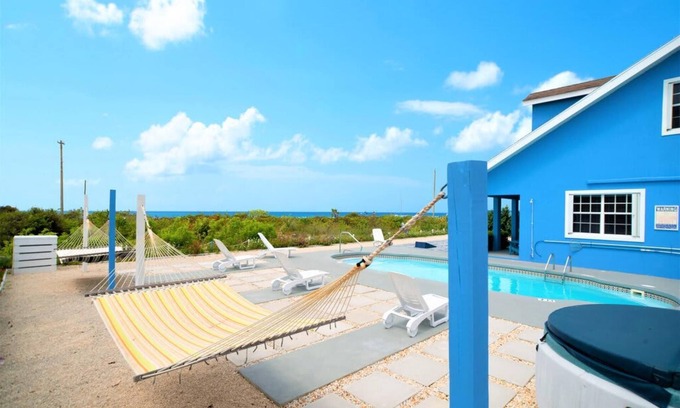 East End House | Luxury 4 Bdr Ocean View Home w Pool Hot Tub