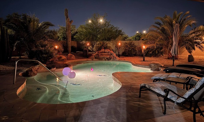 Palm Valley House | Luxury 4 bed, 4 bath with heated pool, spa outdoor kitchen & putting green