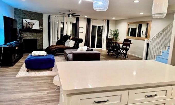 El Dorado Hills House | Luxury 4 Bedroom + Hot Tub.