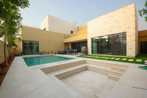 Abu Dhabi Villa | Luxury 4B + maid's with private beach access