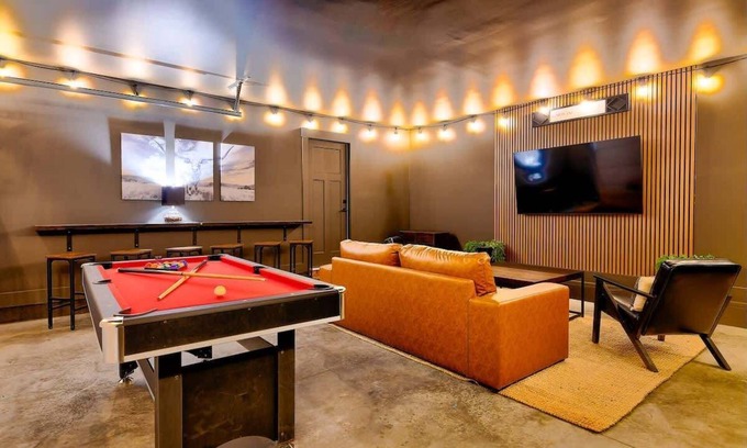 Talbot's Corner House | Luxury 4BR Home w/Game Room, 10 Beds & Nash Vibes