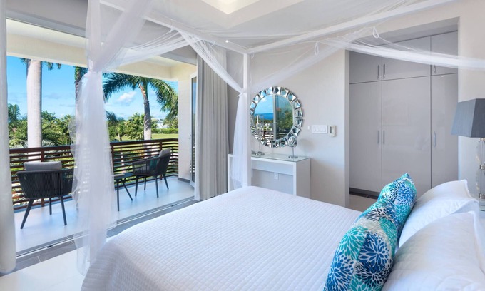 Westmoreland Villa | Luxury 5 Bedroom Seaduced Villa