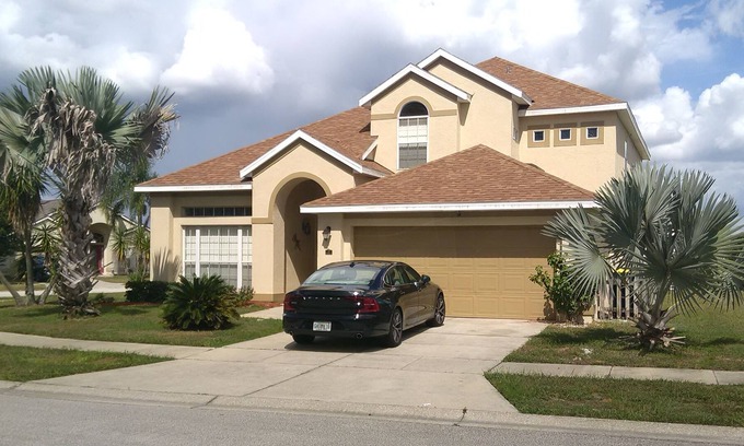 Lake Davenport Estates House | Luxury 5 BR 3 bath Villa Games Rm, Pool & View of Disney Fireworks