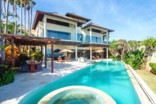 Ungasan Villa | Luxury 5BR Grand Residence Marie CYN