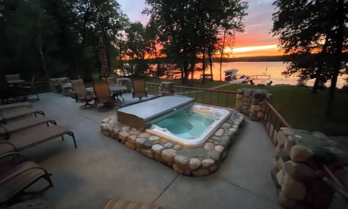 Park Rapids House | Luxury 5BR Lake Front Home | 5 Bed, 4.5 Bath