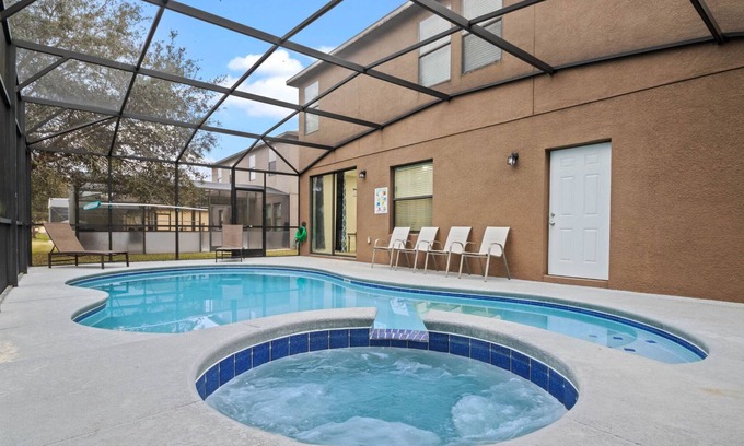 Loughman Resort | Luxury 6-Bed Family Villa: Pool, Spa & BBQ Retreat