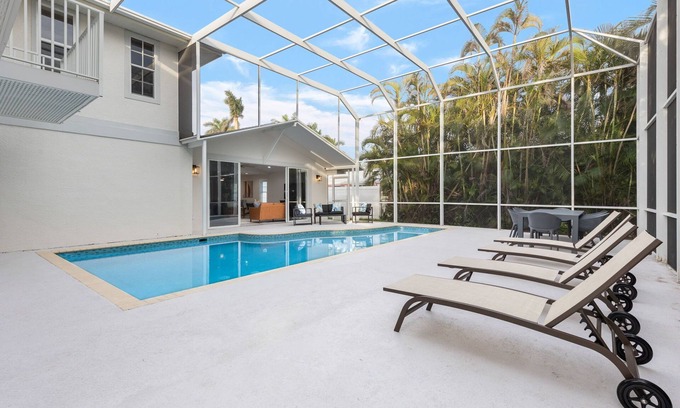 Sun Terrace House | Luxury 6BR Naples Retreat with private Pool. Beach, & 5th Ave Just Minutes Away!