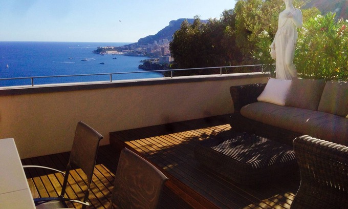 Roquebrune-Cap-Martin Apartment | Luxury apartment with swimming pool and breathtaking view of Monaco