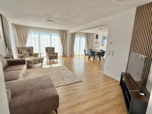 Ebersbach an der Fils Apartment | Luxury Apartment 4 bedrooms Self check in out