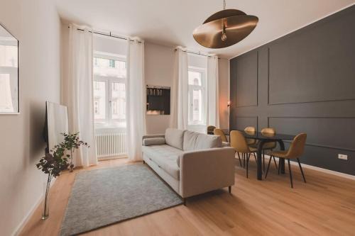 Trieste City Centre Apartment | Luxury Apartment - 8 person - Centro Storico Trieste