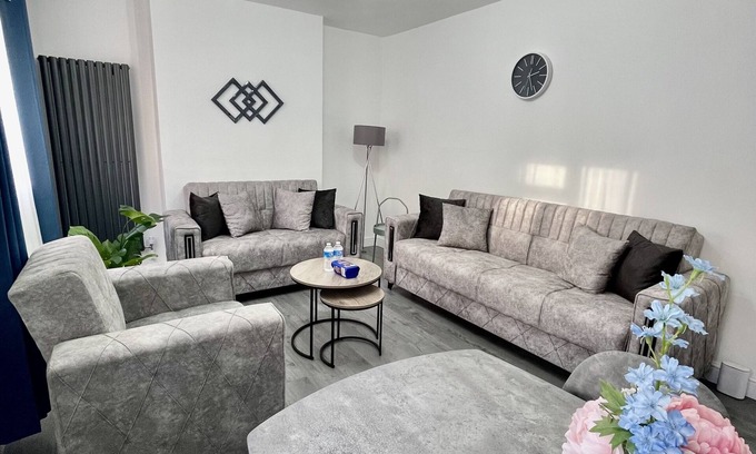 Somers Town Apartment | Luxury Apartment in City Centre for 6 People