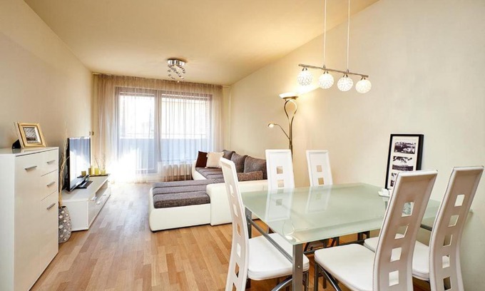Prague 8 Apartment | Luxury Apartment in Prague and FREE Parking!