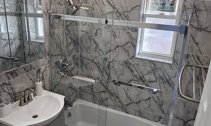 Park Versailles Apartment | LUXURY APT IN THE BRONX/CLOSE TO BRONX ZOO