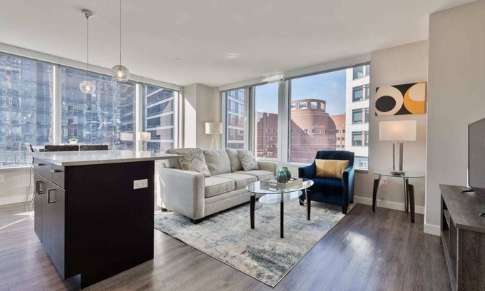 Seaport District Apartment | Luxury Apt with Harbor Views and Gym