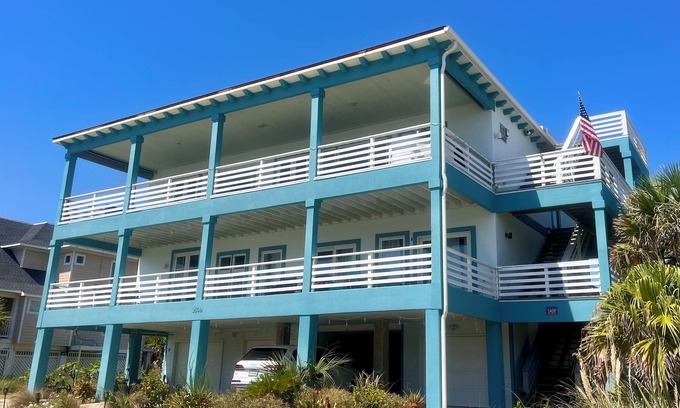 Villa Segunda House | LUXURY at the Beach! 5 Bedrooms & 7 Baths, Pool, Hot tub, Game room.