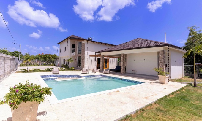 Matanzas Villa | Luxury Beach Villa with Private Pool, Jacuzzi, Beach Club, WiFi, AC and BBQ