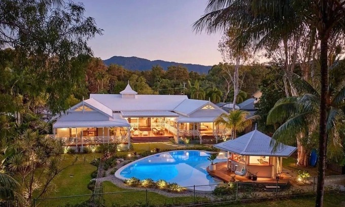 Kewarra Beach House | Luxury beachfront home 20 minutes from Cairns CBDn