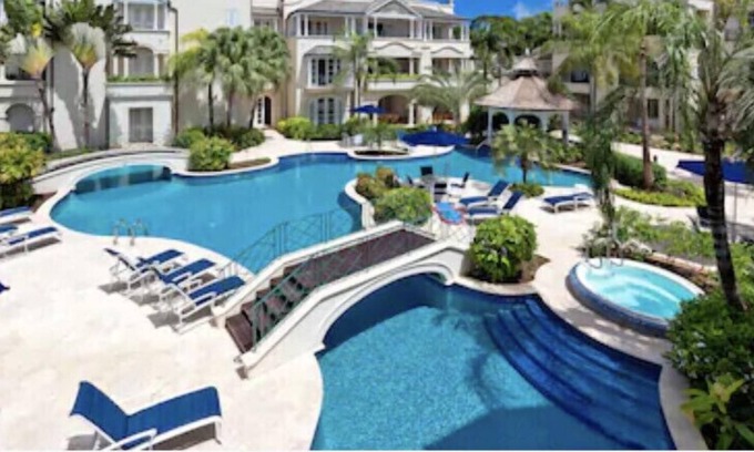 Schooner Bay House | Luxury beachfront property in spectacular grounds.