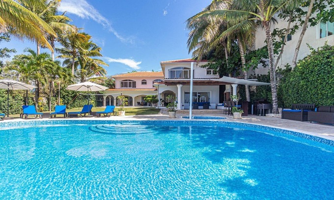 Sosua Villa | Luxury beachfront complex: 2 villas, pools, billiard, table tennis, volley!