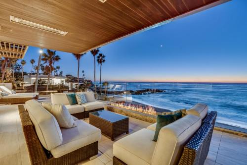 Beach Barber Tract House | Luxury Beachfront Home with Hot Tub & Ocean Views