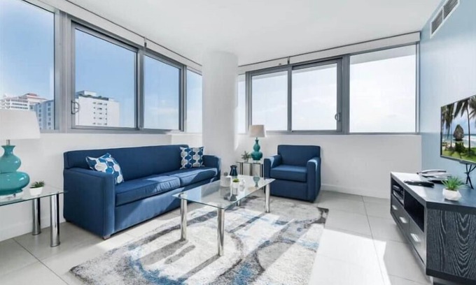 North Beach Apartment | Luxury Beachfront | Outdoor Pools & Gym | Miami Beach